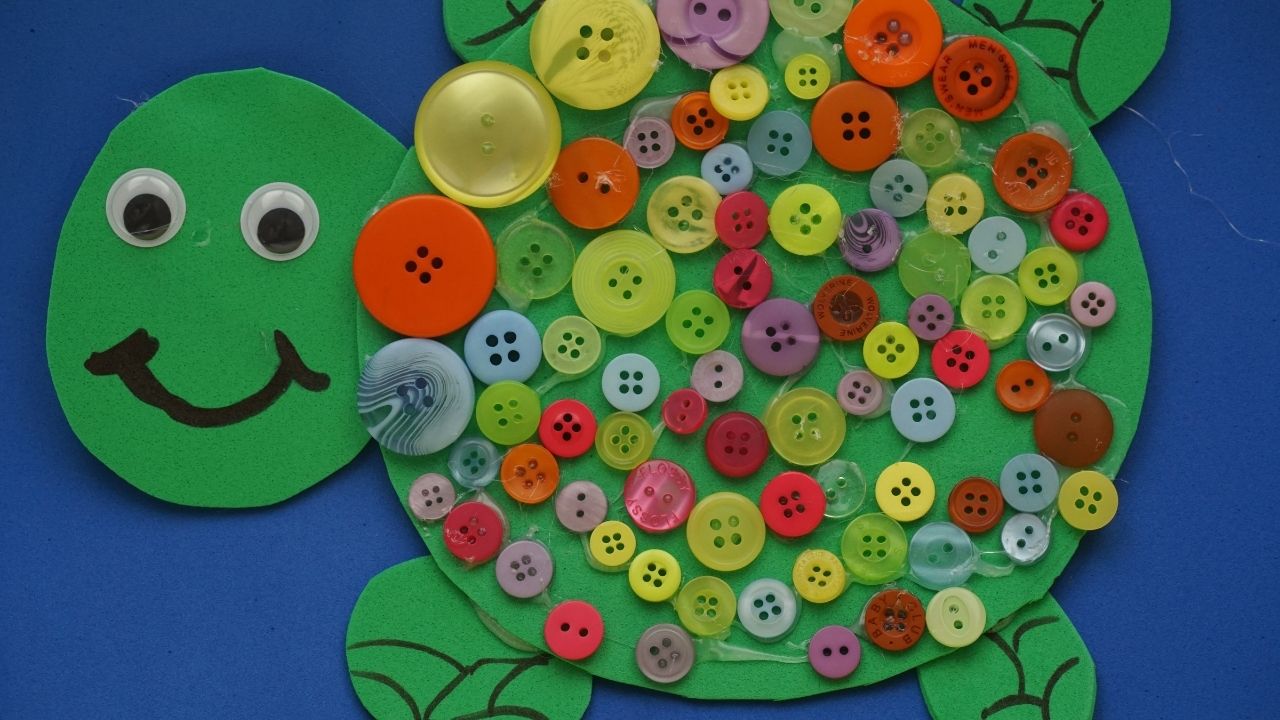 How To Make A Turtle Craft With Buttons For Kids - Crafts With Lisa